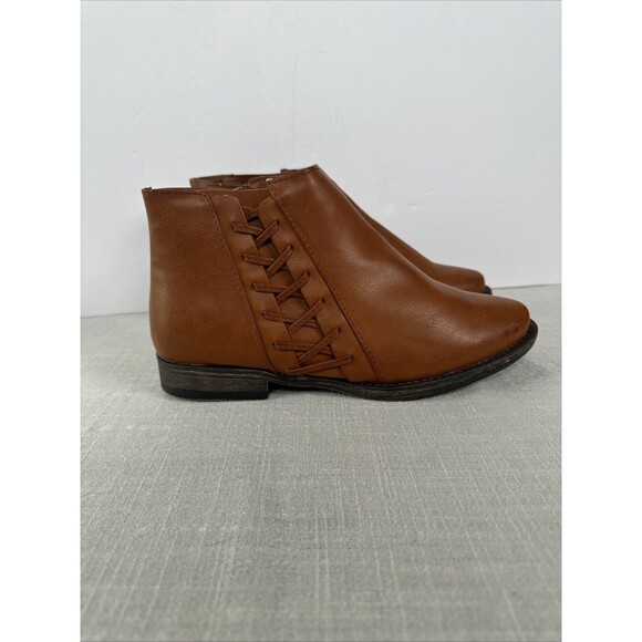 Bamboo Women's Size 6.5 Primetime Ankle Boot Faux Leather Upper Side Ankle Zip - Picture 5 of 13